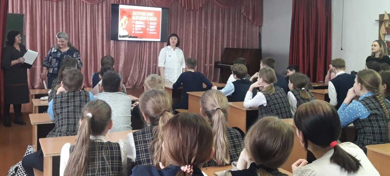Члены Михайловского районного женсовета провели беседу с учащимися 6А и 7А классов о здоровом образе жизни.